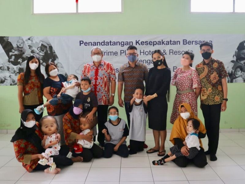 PrimeBiz Hotel Kuta Lanjutkan Promo “Book Room Change Lives” Untuk Bantu Anak Penderita Hydrocephalu